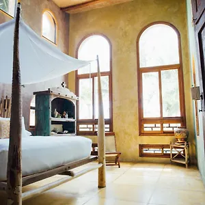 casa-vallejo-tulum-beach-villa-at-zamas-hotel.quintano-roohotels.com/