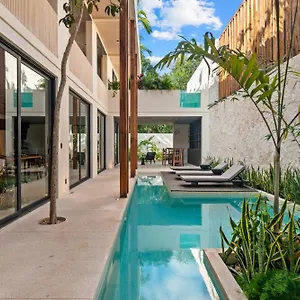 villa-new-luxury-5-bedroom-with-private-pool-jacuzzi.quintano-roohotels.com/